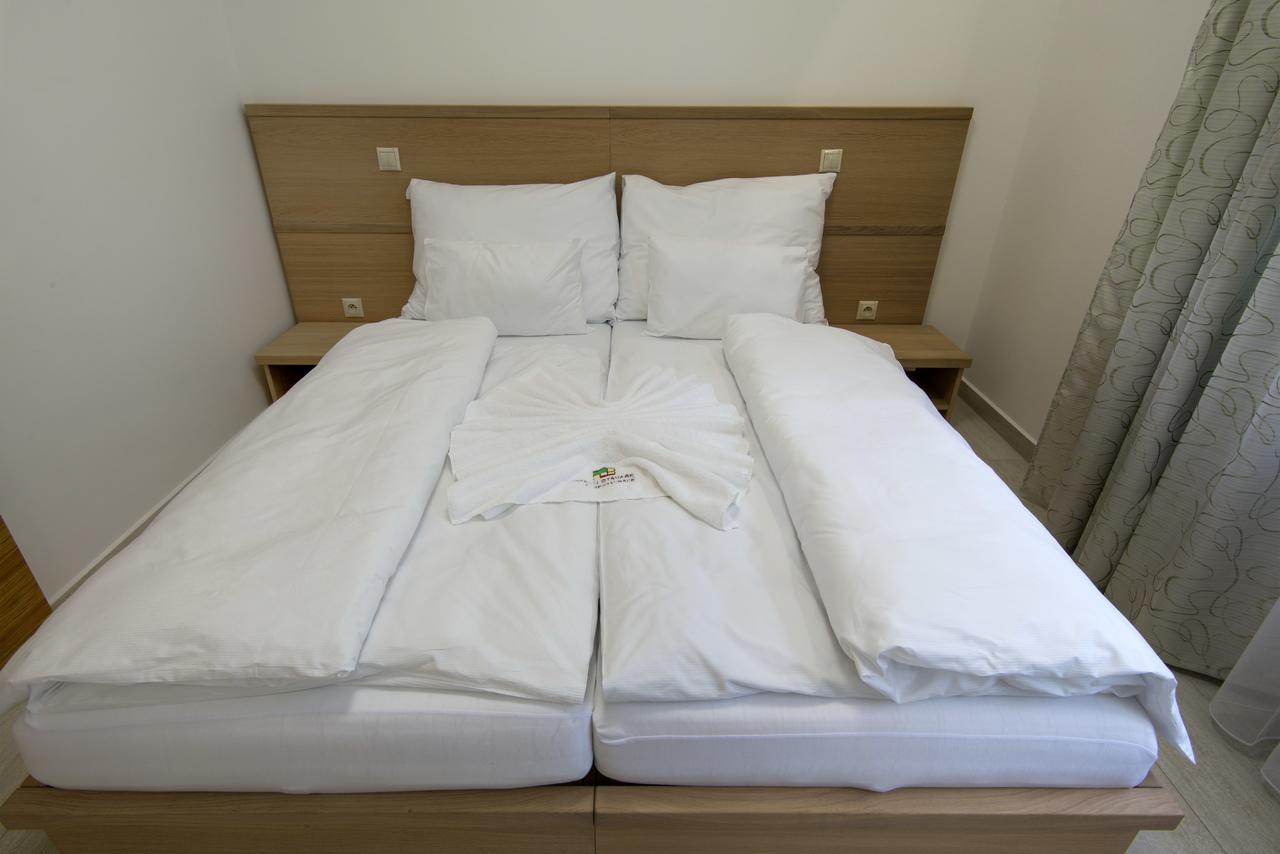 Hotel A Restaurace U Stavare Vsetin Ngoại thất bức ảnh