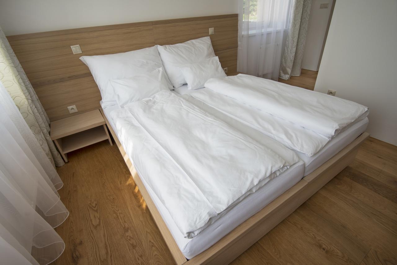Hotel A Restaurace U Stavare Vsetin Ngoại thất bức ảnh